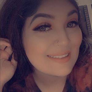 Meet your Posher, Adriana